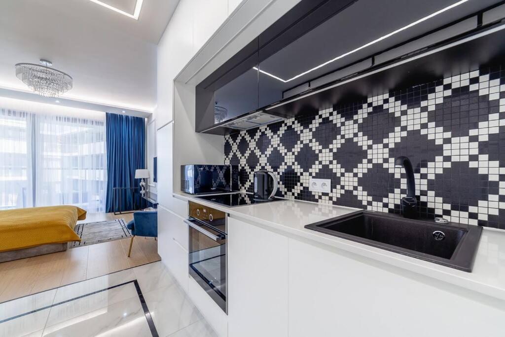 Stylowy Apartament Centrum Warszawy Z Tarasem Warschau Exterior foto